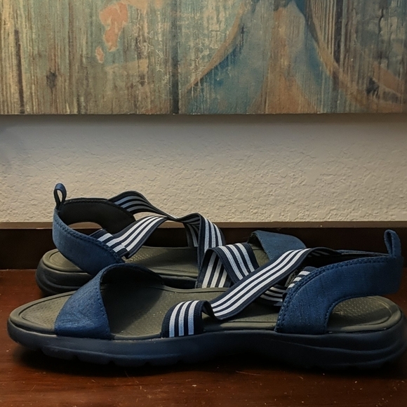LANDS' END Strappy Elastic Sandals - Picture 4 of 7
